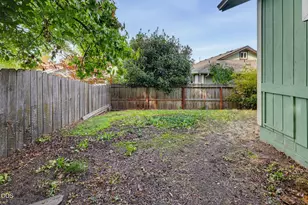 725 N Laurel St, Ashland, OR 97520 - Photo 37