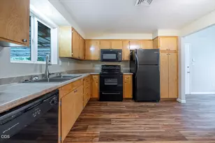 112 Saxbury Dr, Central Point, OR 97502 - Photo 9