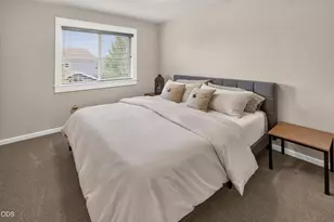61117 Manhae Loop, Bend, OR 97702 - Photo 29