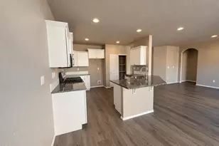 3523 Carlin Dr, Medford, OR 97504 - Photo 3