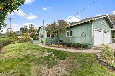 945 NE Beacon Drive, Grants Pass, OR 97526 - Photo 1