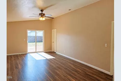 5594 Kellal Lane, Klamath Falls, OR 97603 - Photo 5