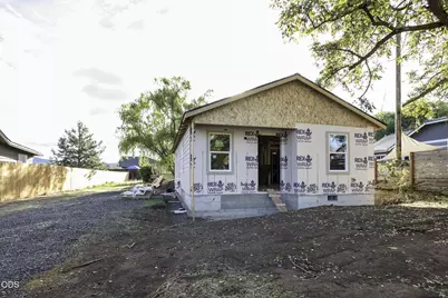 1295 Thomas Road, Medford, OR 97501 - Photo 3