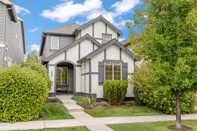 20754 NE Sierra Drive, Bend, OR 97701 - Photo 1