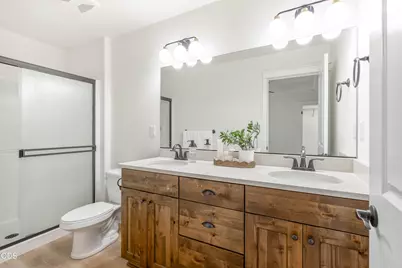 20754 NE Sierra Drive, Bend, OR 97701 - Photo 19