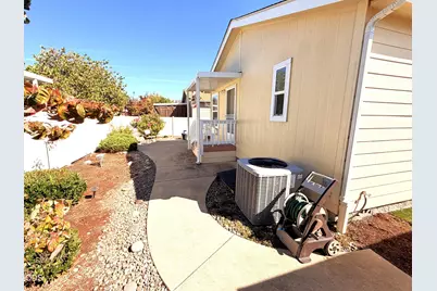 204 Kingsley Drive, Grants Pass, OR 97526 - Photo 17