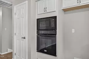 611 Edwina Ave, Central Point, OR 97502 - Photo 15