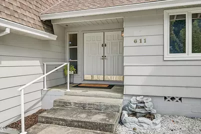 611 Edwina Avenue, Central Point, OR 97502 - Photo 3
