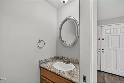 611 Edwina Avenue, Central Point, OR 97502 - Photo 5