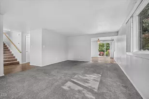 611 Edwina Ave, Central Point, OR 97502 - Photo 7