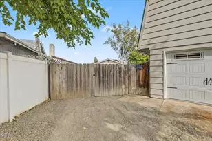 611 Edwina Ave, Central Point, OR 97502 - Photo 41