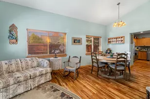 2023 NW 22nd St, Redmond, OR 97756 - Photo 3
