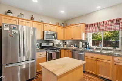 2023 NW 22nd Street, Redmond, OR 97756 - Photo 5