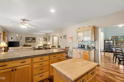 2023 NW 22nd Street, Redmond, OR 97756 - Photo 7