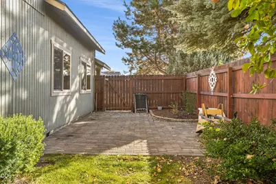 2023 NW 22nd Street, Redmond, OR 97756 - Photo 21