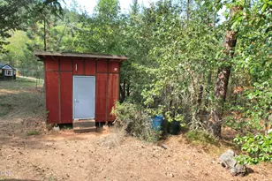 2461 W Evans Creek Rd, Rogue River, OR 97537 - Photo 31