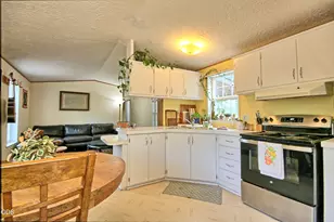 2461 W Evans Creek Rd, Rogue River, OR 97537 - Photo 9