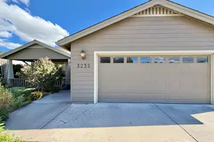 3235 Paramont St, Klamath Falls, OR 97603 - Photo 1