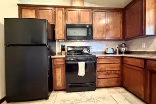 3235 Paramont St, Klamath Falls, OR 97603 - Photo 9