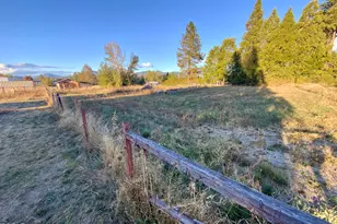 2460 Wolf Ln, Grants Pass, OR 97527 - Photo 3
