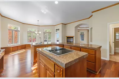 9522 Kestrel Road, Klamath Falls, OR 97601 - Photo 17
