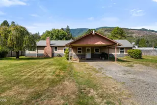 175 W Evans Creek Rd, Rogue River, OR 97537 - Photo 3