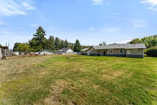 175 W Evans Creek Rd, Rogue River, OR 97537 - Photo 21