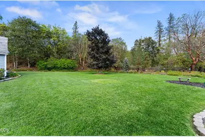 8939 Monument Drive, Grants Pass, OR 97526 - Photo 37