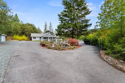 8939 Monument Drive, Grants Pass, OR 97526 - Photo 5