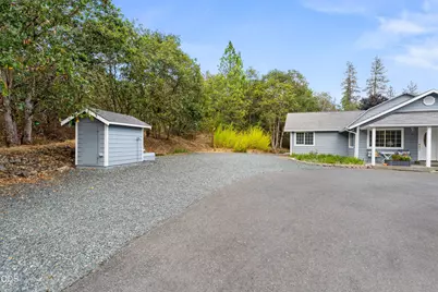 8939 Monument Drive, Grants Pass, OR 97526 - Photo 45