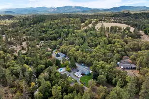 8939 Monument Dr, Grants Pass, OR 97526 - Photo 53