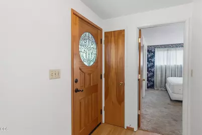 203 S Rose Street, Phoenix, OR 97535 - Photo 3