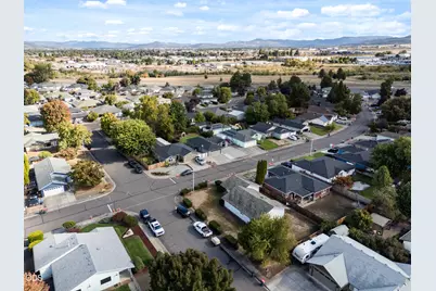 1003 Juanita Way, Central Point, OR 97502 - Photo 43