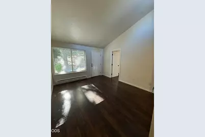 1700 NE Wells Acres #APT 31, Bend, OR 97701 - Photo 3