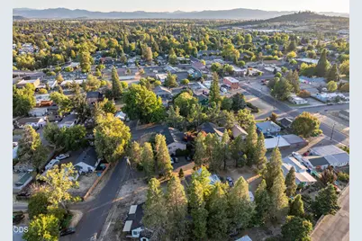 162 Napa Street, Eagle Point, OR 97524 - Photo 15