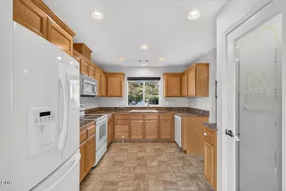2320 Kamerin Lane, Medford, OR 97501 - Photo 3