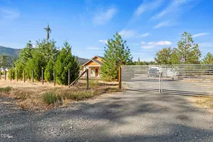 630 Schumacher St, Cave Junction, OR 97523 - Photo 3