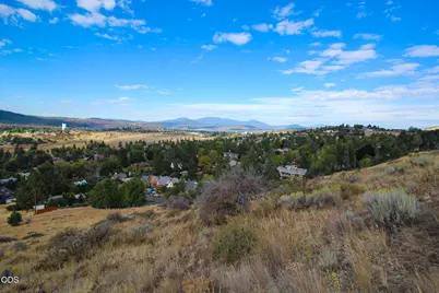 Hillside Avenue, Klamath Falls, OR 97601 - Photo 1
