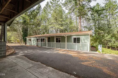 124 Dearing Way, Grants Pass, OR 97527 - Photo 33