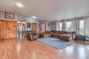 25430 Elk Ln, Bend, OR 97701 - Photo 9