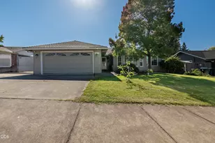 2212 Westfall Cir, Medford, OR 97504 - Photo 1