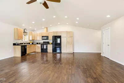 104 Vista Circle, Rogue River, OR 97537 - Photo 5
