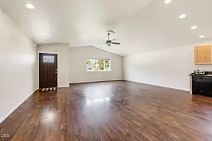 104 Vista Cir, Rogue River, OR 97537 - Photo 3