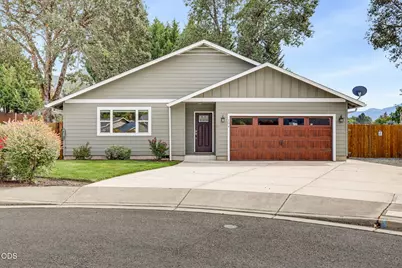 104 Vista Circle, Rogue River, OR 97537 - Photo 1