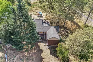 2494 Hamilton Ln, Grants Pass, OR 97527 - Photo 3