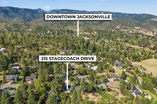 215 Stagecoach Dr, Jacksonville, OR 97530 - Photo 3