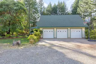 306 White Oak Dr, Cave Junction, OR 97523 - Photo 59
