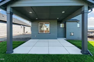 3669 Luchu St, Medford, OR 97504 - Photo 3