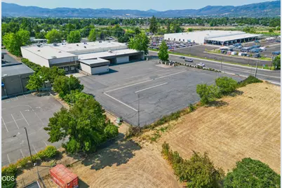 501 Airport Road, Medford, OR 97504 - Photo 17