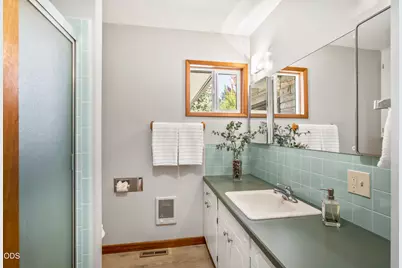 408 NE Hawthorne Avenue, Bend, OR 97701 - Photo 29